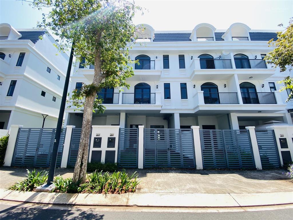 Nhà phố lavida vt 87.5m2, gần công viên tiện ích trung tâm. giá 7.99 tỷ, sổ sẵn công chứng ngay