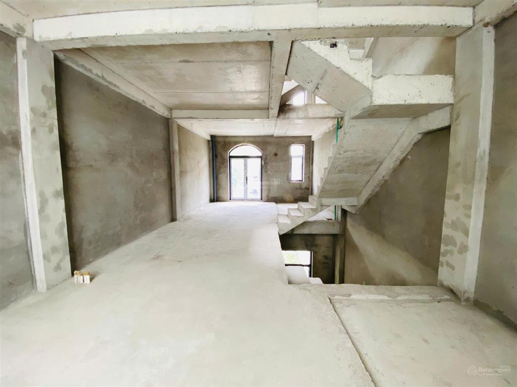 Nhà phố view hồ 2ha đón gió mát mẻ, 78m2 ngang 5m, sổ hồng hoàn công