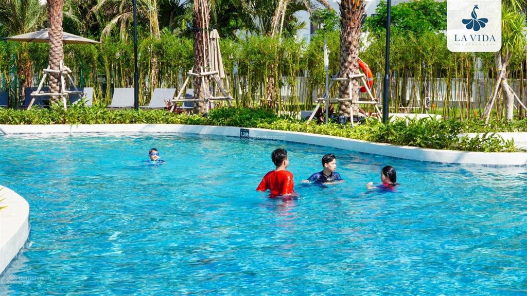 Nhà phố view hồ 2ha đón gió mát mẻ, 78m2 ngang 5m, sổ hồng hoàn công