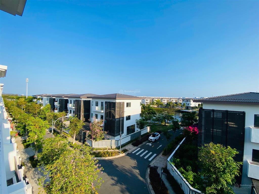 Nhà phố view hồ 2ha đón gió mát mẻ, 78m2 ngang 5m, sổ hồng hoàn công
