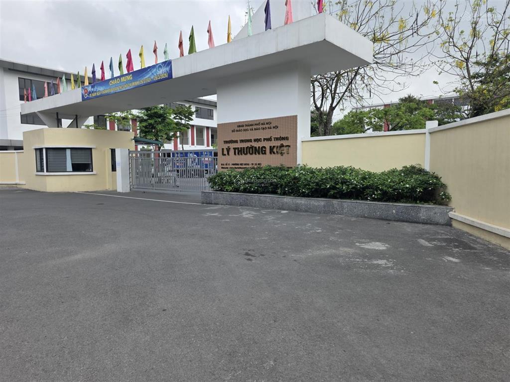 Bán nhà thượng thanh, long biên. cách hồ hoàn kiếm 6 km, đối diện trường tiểu học thượng thanh