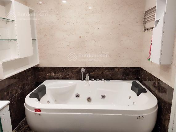 Ban quản lý tòa nhà cho thuê căn hộ 1 ngủ, vincom center bà triệu
