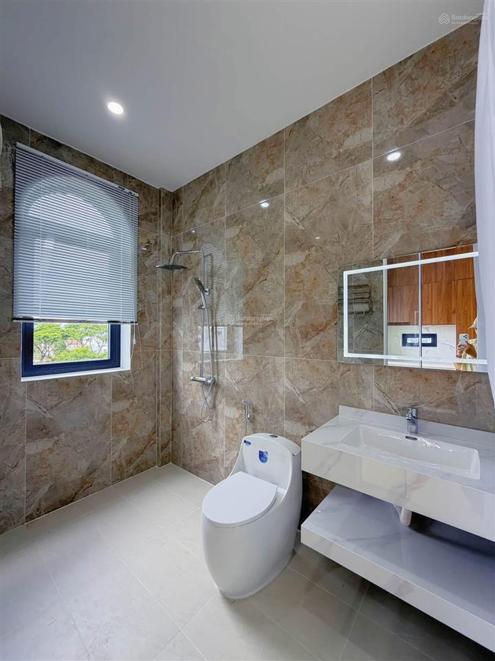 Mặt tiền trần bình trọng  vị trí siêu đẹp  3.5 tầng  5pn 71m2  hoàn công đầy đủ