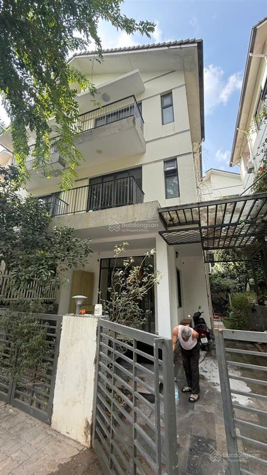 Cho thuê căn biệt thự tại vinhomes thăng long an khánh 123m