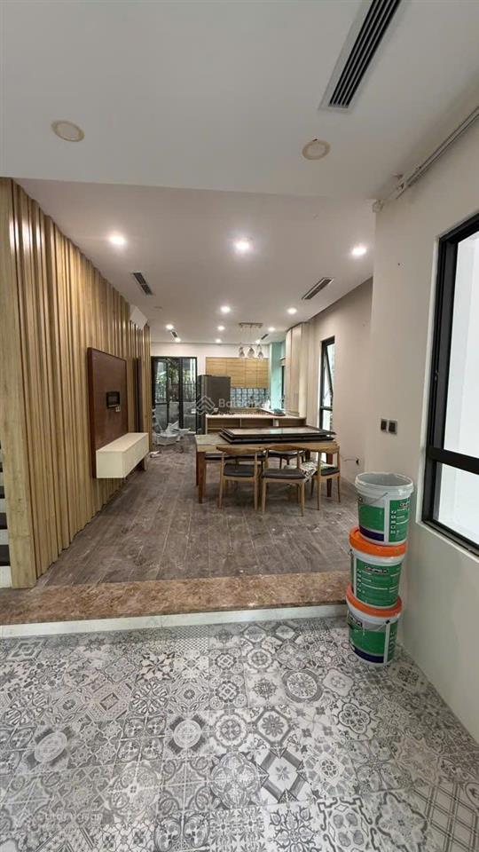 Cho thuê căn biệt thự tại vinhomes thăng long an khánh 123m