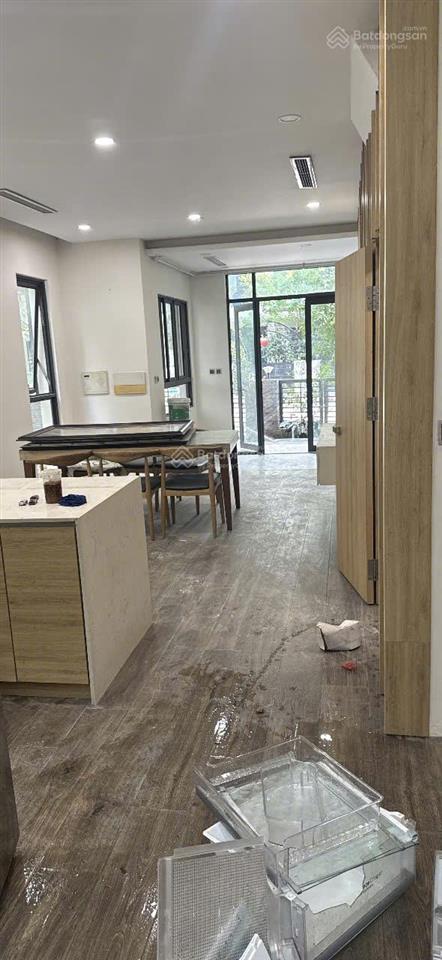 Cho thuê căn biệt thự tại vinhomes thăng long an khánh 123m