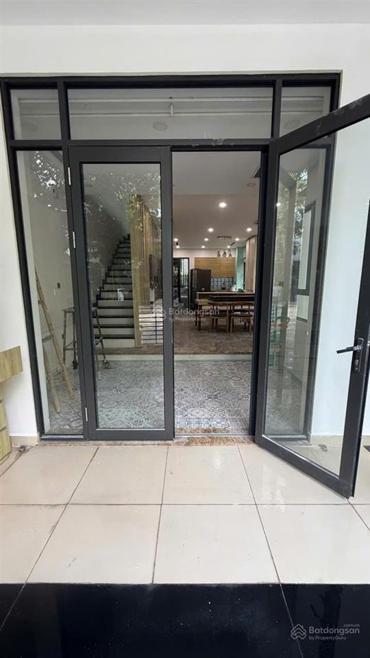 Cho thuê căn biệt thự tại vinhomes thăng long an khánh 123m