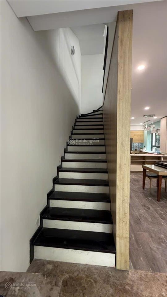 Cho thuê căn biệt thự tại vinhomes thăng long an khánh 123m