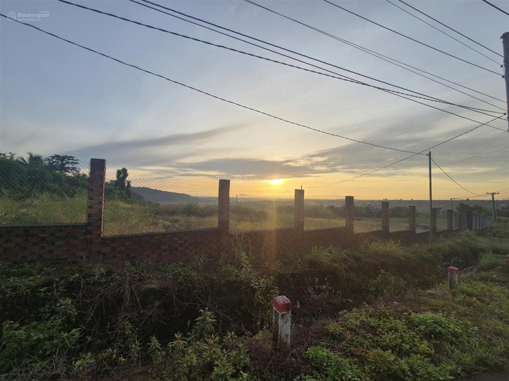 Bán đất tại thị trấn long giao, 9622 m2, đất ở đô thị, view đẹp làm nhà hàng, cafe, nghỉ dưỡng..