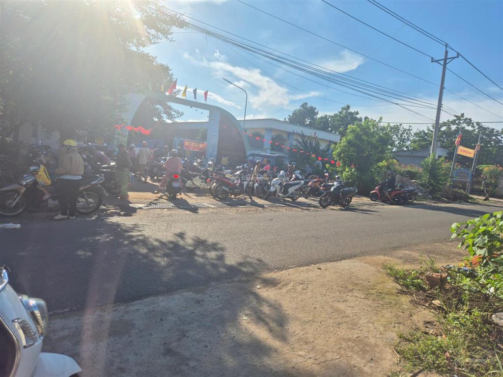Bán mặt tiền kinh doanh, kế bên trường mầm non hoa sen, tiểu học trung dũng, sổ riêng