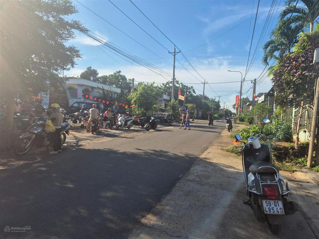 Bán mặt tiền kinh doanh, kế bên trường mầm non hoa sen, tiểu học trung dũng, sổ riêng