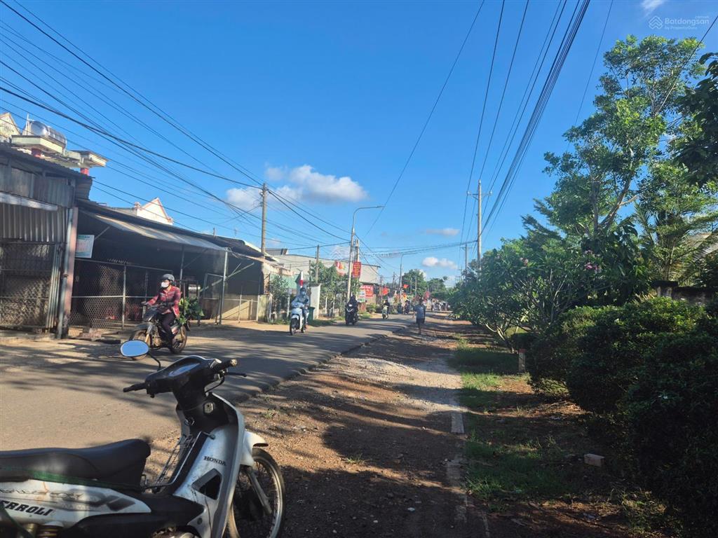 Bán mặt tiền kinh doanh, kế bên trường mầm non hoa sen, tiểu học trung dũng, sổ riêng