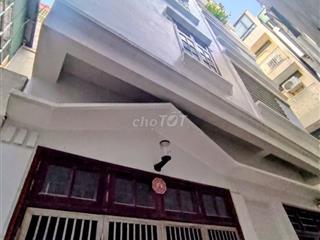 Cần bán nhà 5 tầng, chính chủ,dân xây kiên cố, lô góc,