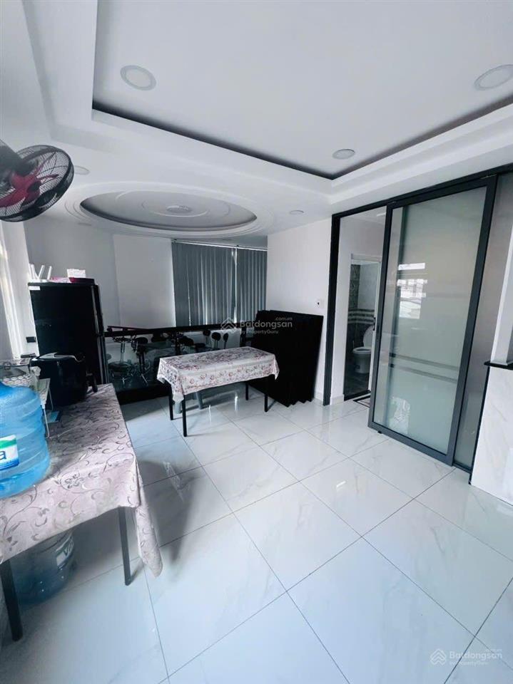 Góc 2 mặt tiền một trục phạm văn chiêu p8 gò vấp.