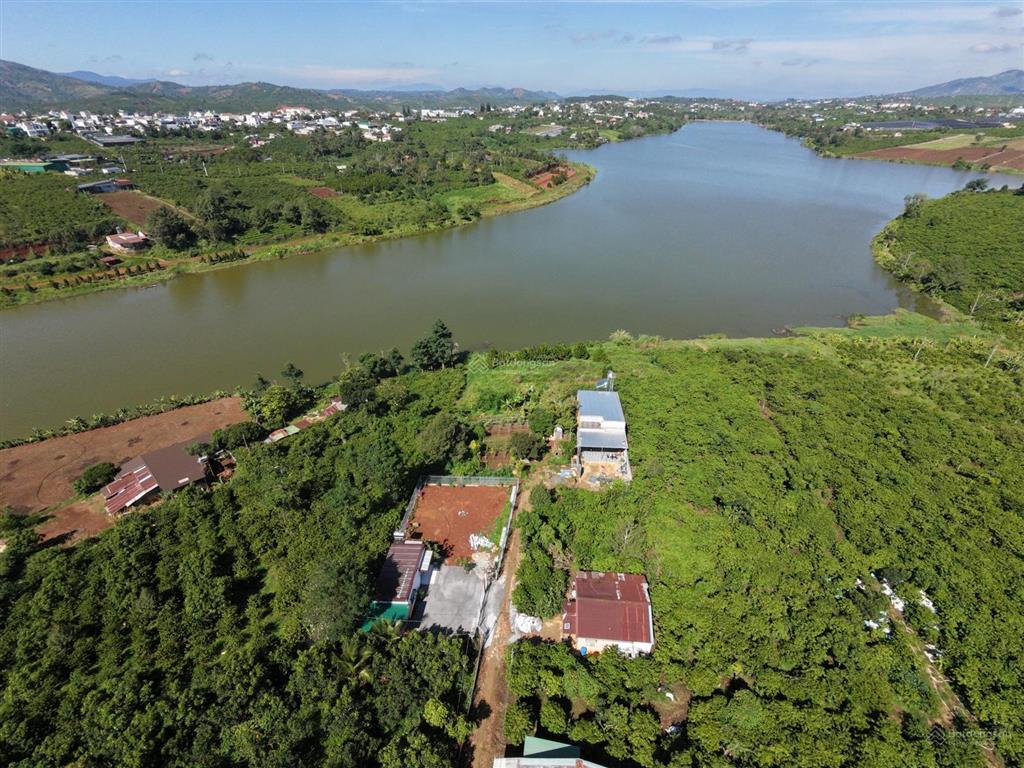 420m2 có sẵn 400m2 thổ thị trấn di linh view hồ đường ô tô, giá 2,2 tỷ
