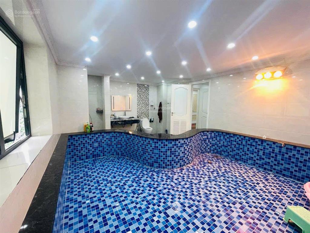 Bán biệt thự đơn lập 366.8 m2 vinhomes riverside, view sông ngã ba lớn nội khu 5pn, 5wc, có bể hơi