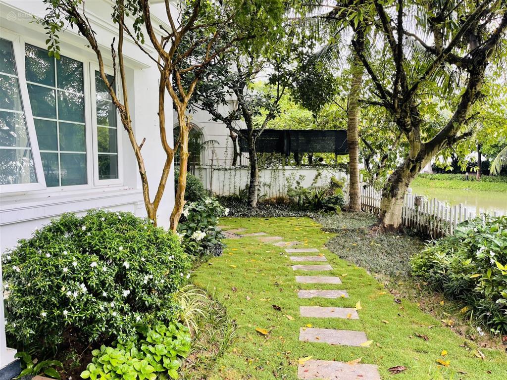 Bán biệt thự đơn lập 366.8 m2 vinhomes riverside, view sông ngã ba lớn nội khu 5pn, 5wc, có bể hơi