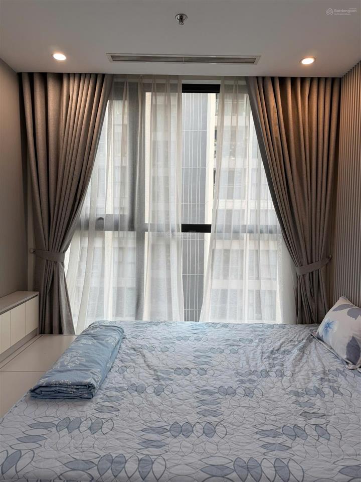 Cho thuê căn hộ 2pn2vs dt 70.8m2 tại tòa s2, vinhomes symphony, ban công đn, full nội thất xịn xò