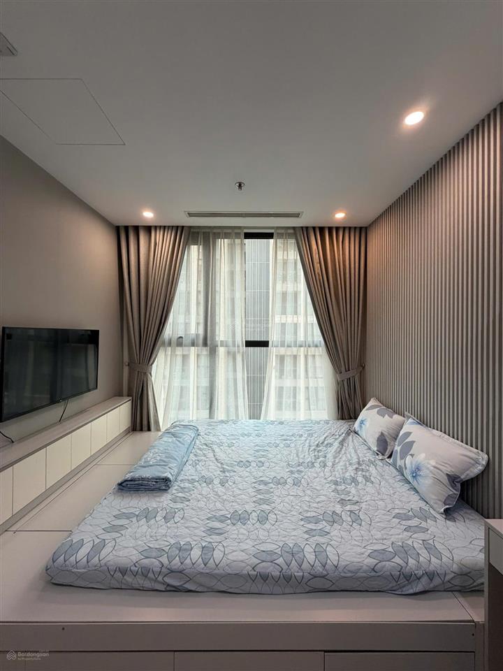 Cho thuê căn hộ 2pn2vs dt 70.8m2 tại tòa s2, vinhomes symphony, ban công đn, full nội thất xịn xò