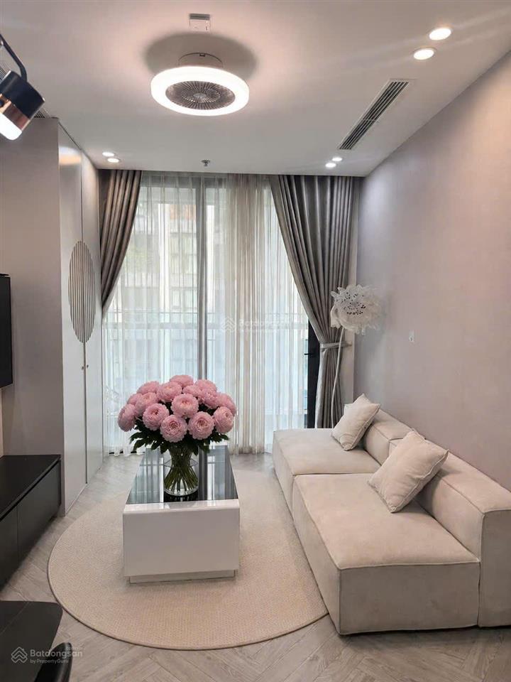 Cho thuê căn hộ 2pn2vs dt 70.8m2 tại tòa s2, vinhomes symphony, ban công đn, full nội thất xịn xò