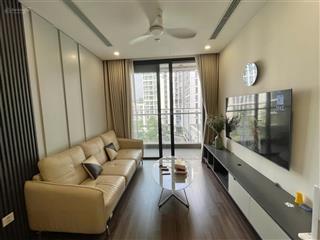 7.x tỷ, bán ch 2pn2vs dt 70.8m2 tại vinhomes symphony, view trực diện công viên, ht full nội thất