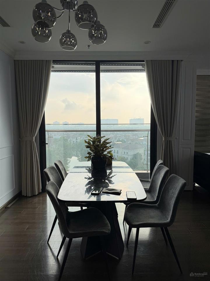 Cho thuê căn hộ tầng cao góc 97m2 vinhomes symphony riverside, 2pn2wc view công viên khủng long