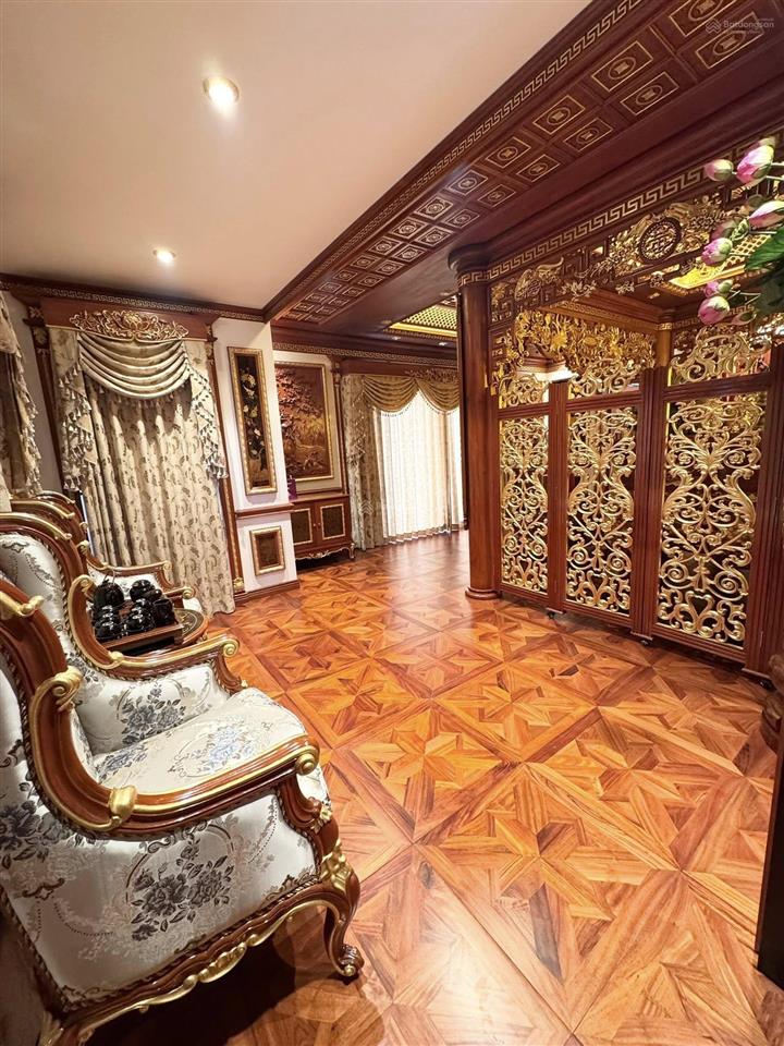 Cho thuê biệt thự đơn lập siêu vip bằng lăng 600m2 vinhomes riverside, ngã ba sông rộng đẹp