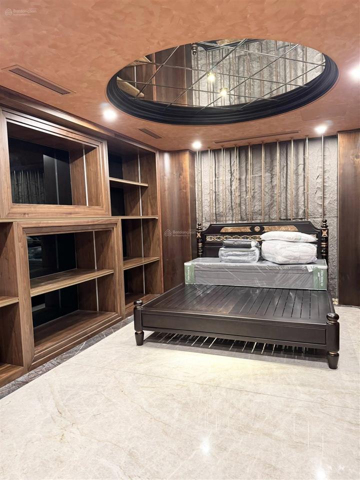 Cho thuê biệt thự đơn lập siêu vip bằng lăng 600m2 vinhomes riverside, ngã ba sông rộng đẹp