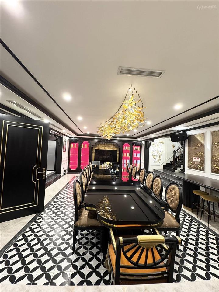 Cho thuê biệt thự đơn lập siêu vip bằng lăng 600m2 vinhomes riverside, ngã ba sông rộng đẹp