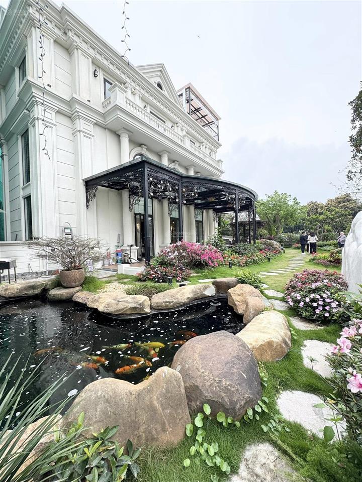 Cho thuê biệt thự đơn lập siêu vip bằng lăng 600m2 vinhomes riverside, ngã ba sông rộng đẹp