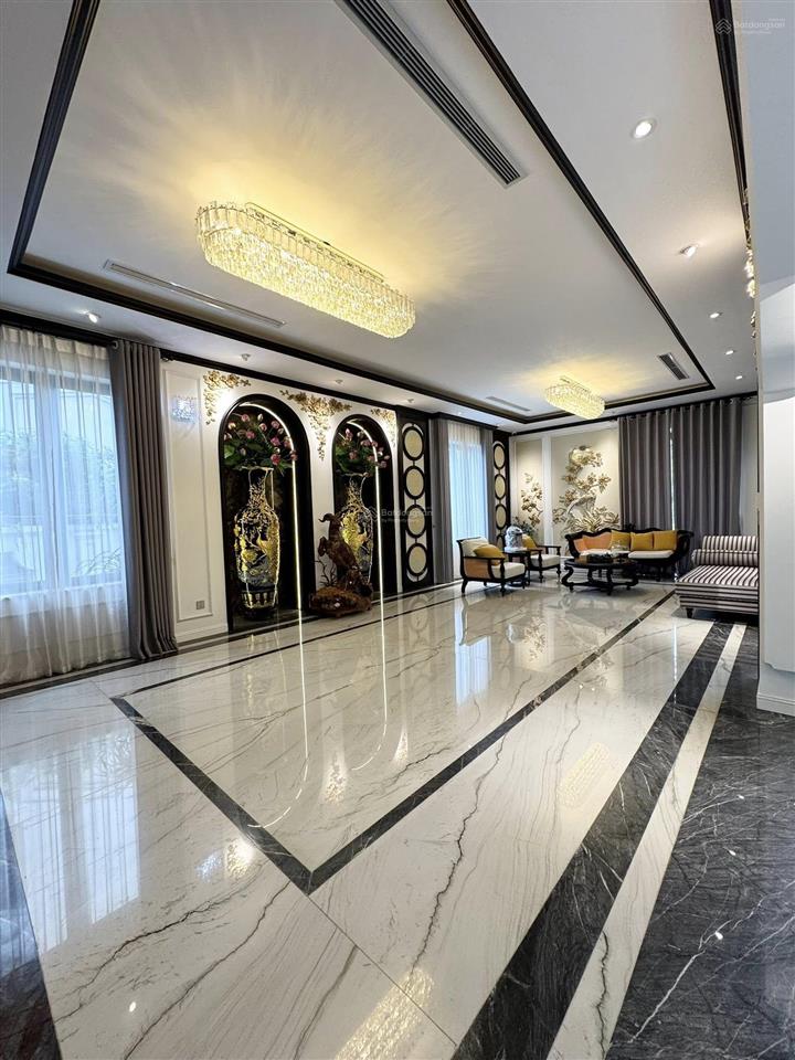 Cho thuê biệt thự đơn lập siêu vip bằng lăng 600m2 vinhomes riverside, ngã ba sông rộng đẹp