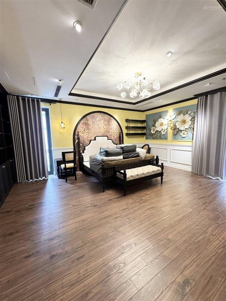 Cho thuê biệt thự đơn lập siêu vip bằng lăng 600m2 vinhomes riverside, ngã ba sông rộng đẹp