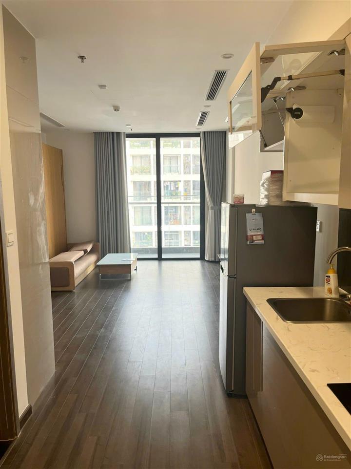 Bán căn hộ studio 38m2 vinhomes symphony, full nội thất, tầng cao, ban công đn view hồ bơi