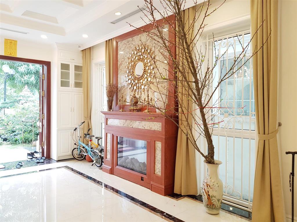Bán biệt thự đơn lập hoa sữa 315m2 vinhomes riverside, vườn hoa trước, view sông nội khu