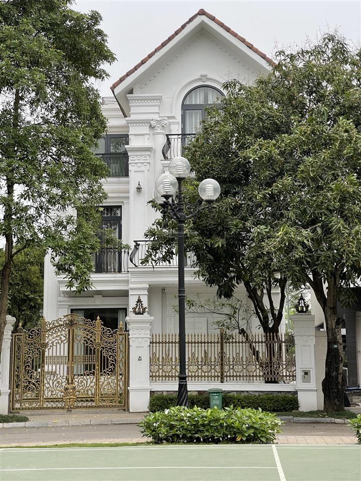 Bán biệt thự đơn lập hoa lan 381 m2 vinhomes riverside, vườn hoa trước nhà, view ngã ba sông