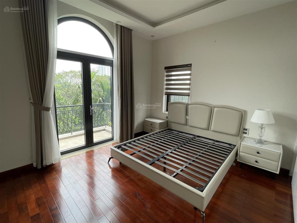 Bán biệt thự đơn lập hoa lan 381 m2 vinhomes riverside, vườn hoa trước nhà, view ngã ba sông