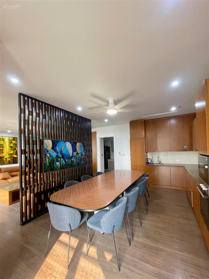Bán gấp ch 180.5m2 vinhomes symphony 4pn, 3wc, góc ban công đn  tn view công viên lớn