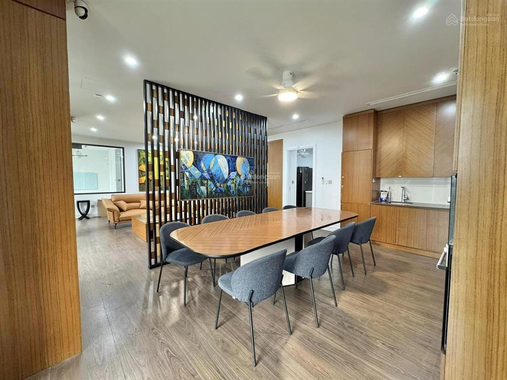 Bán gấp ch 180.5m2 vinhomes symphony 4pn, 3wc, góc ban công đn  tn view công viên lớn