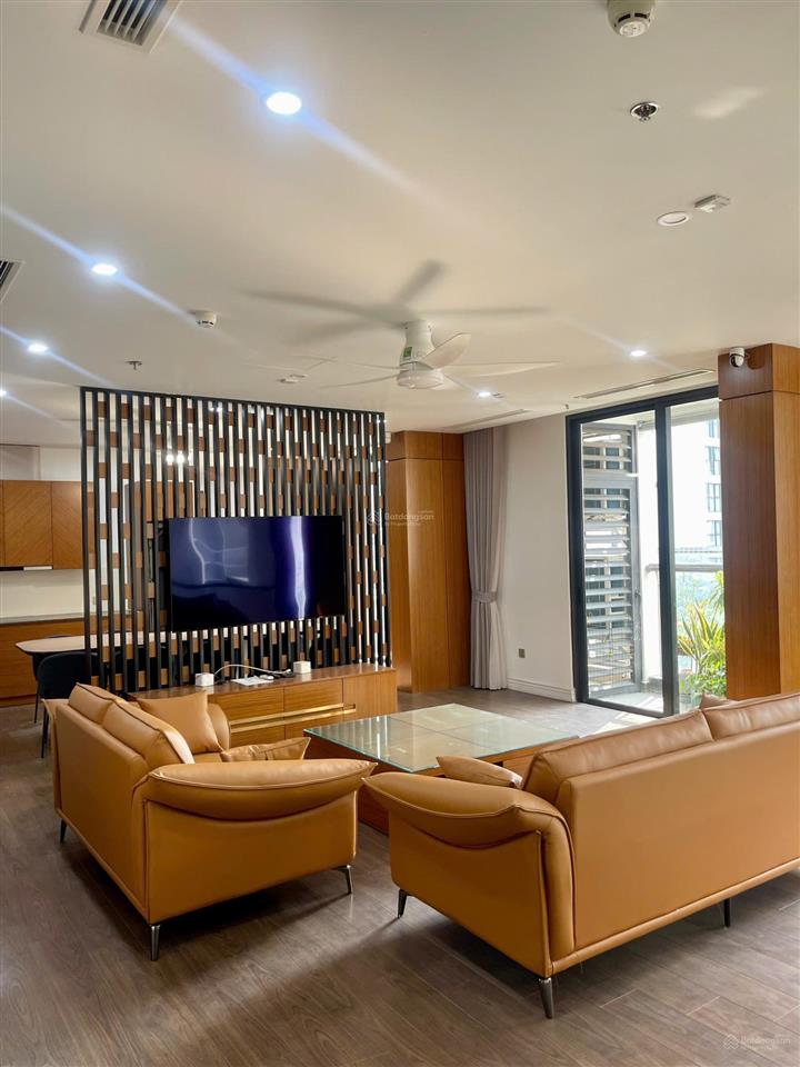 Bán gấp ch 180.5m2 vinhomes symphony 4pn, 3wc, góc ban công đn  tn view công viên lớn