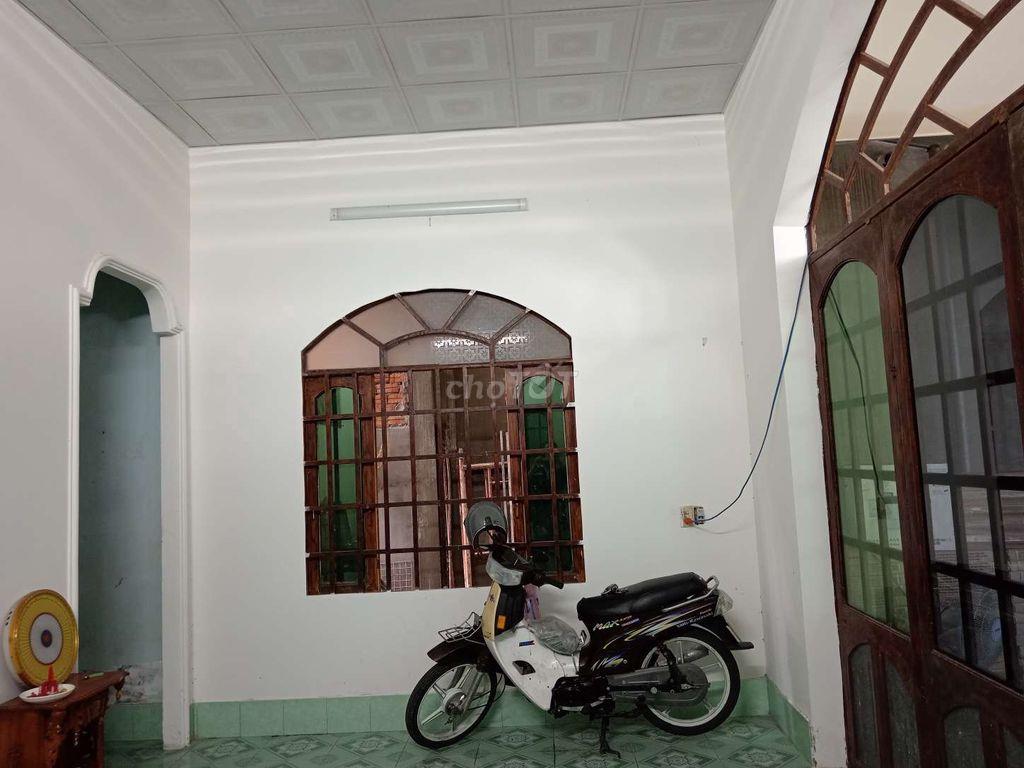 nhà cấp 4 rộng, đất 253m, 190m TC, chính chủ