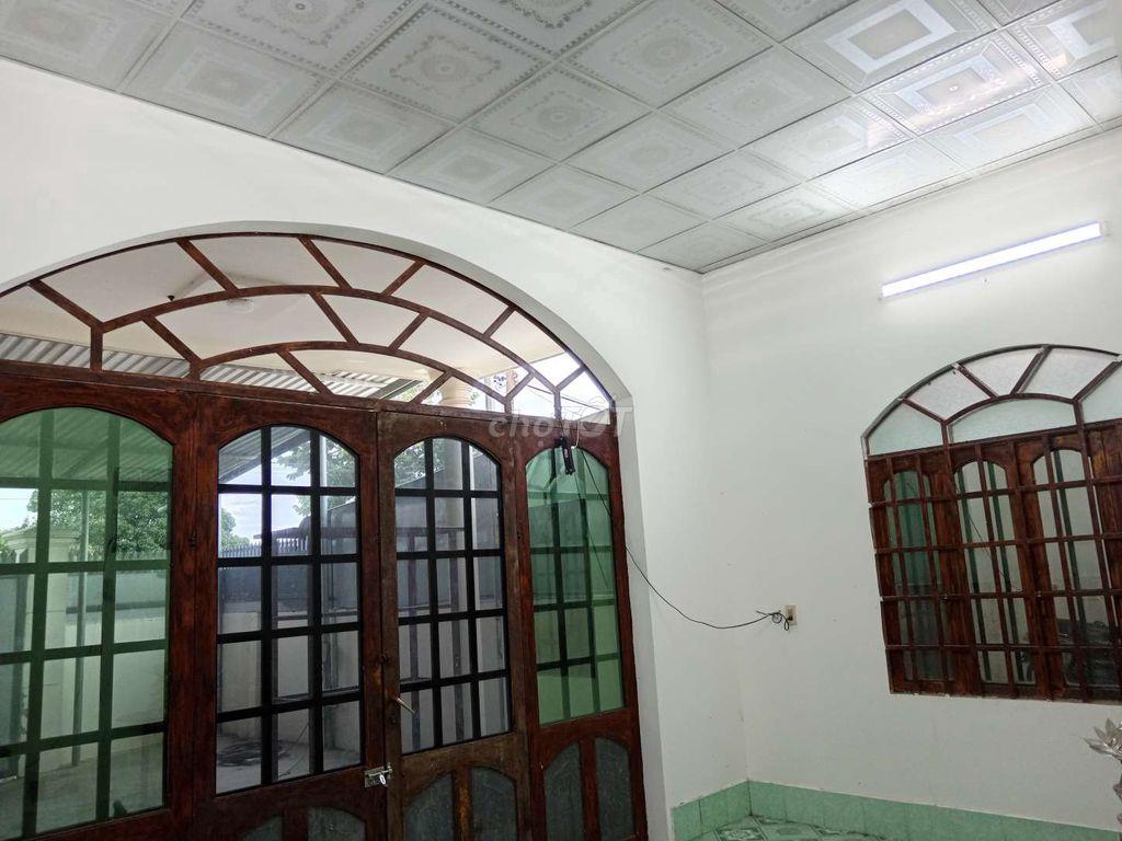 nhà cấp 4 rộng, đất 253m, 190m TC, chính chủ