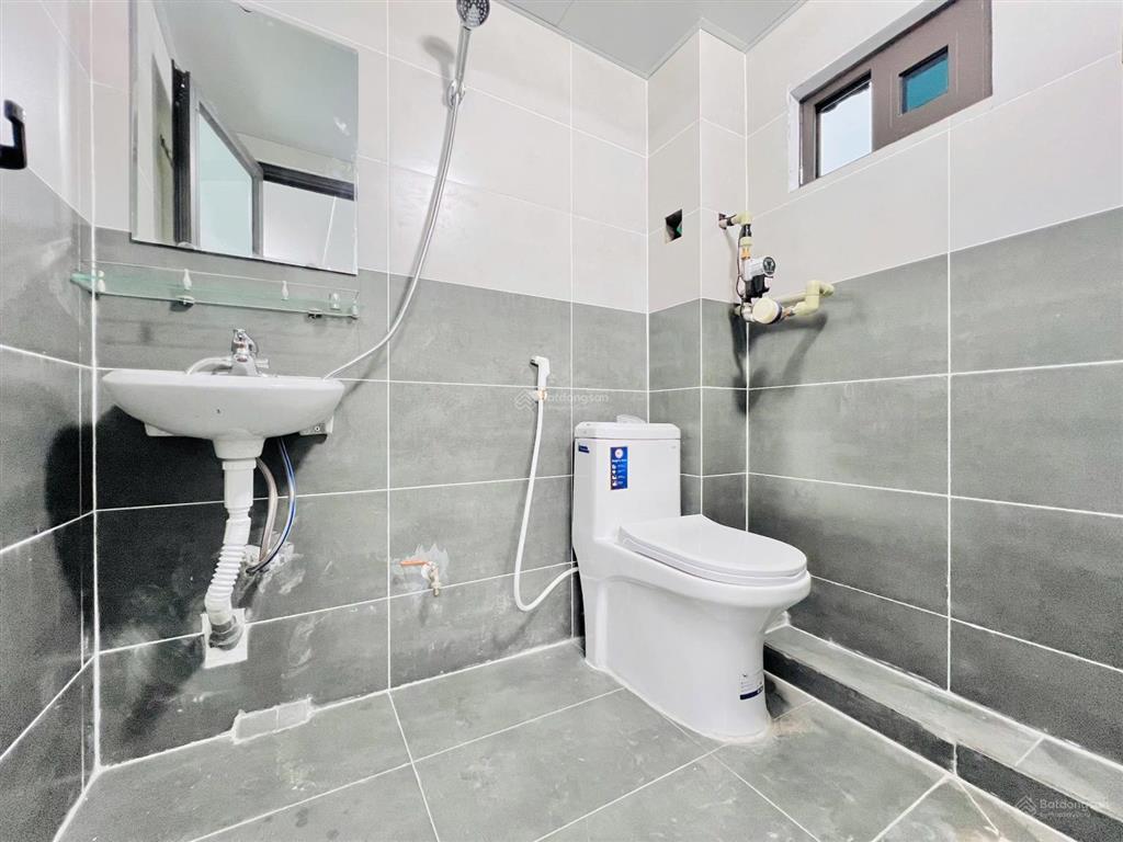Chính chủ cho thuê phòng mới xây đầy đủ nội thất cao cấp. 739 nguyễn khoái, cạnh hubt
