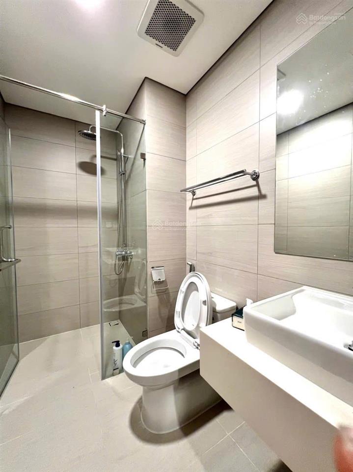 Cho thuê akari 2pn 1wc 8.5 triệu. free phí quản lý. full nt 10 triệu. có ngắn hạn. slot ô tô.