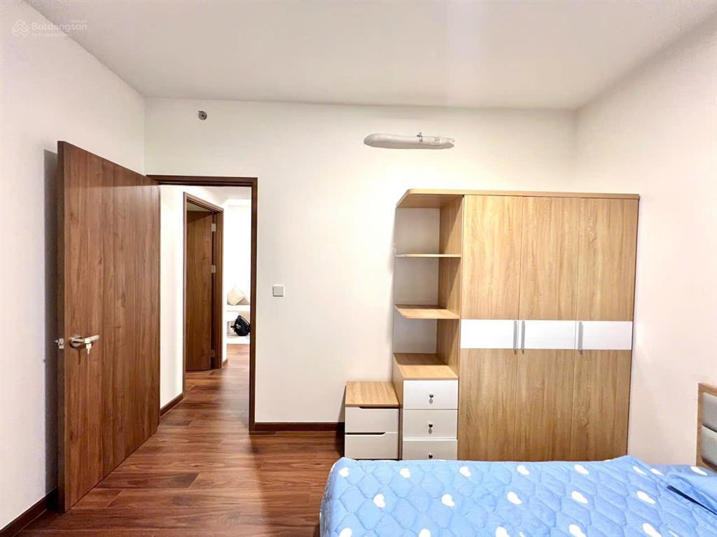 Cho thuê akari 2pn 1wc 8.5 triệu. free phí quản lý. full nt 10 triệu. có ngắn hạn. slot ô tô.