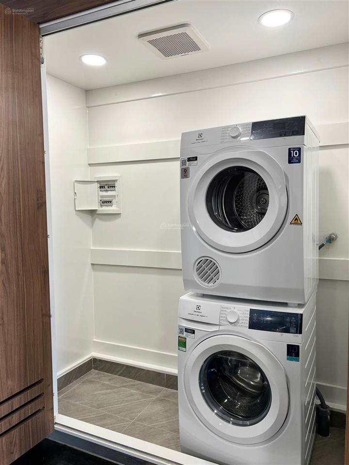 Cho thuê akari 2pn 1wc 8.5 triệu. free phí quản lý. full nt 10 triệu. có ngắn hạn. slot ô tô.