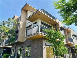 5.7 tỷ nhà phố izumi city. có sổ hồng 6,4 tỷ. vay lãi suất 0 đồng đến 25 tháng có góp với nam long.
