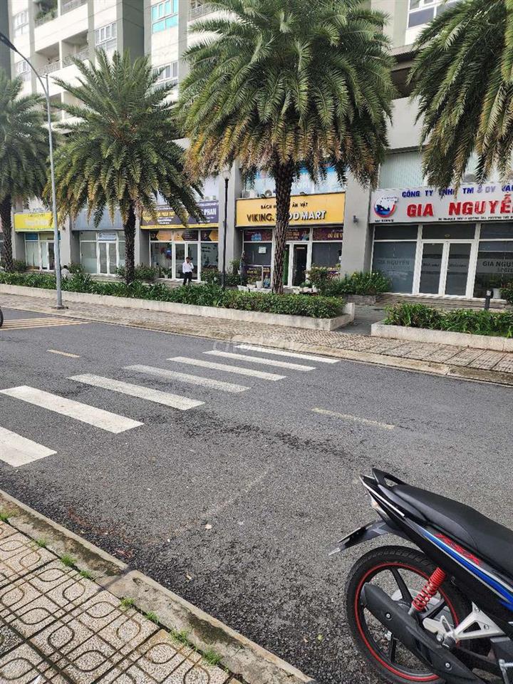 nhà trệt lầu