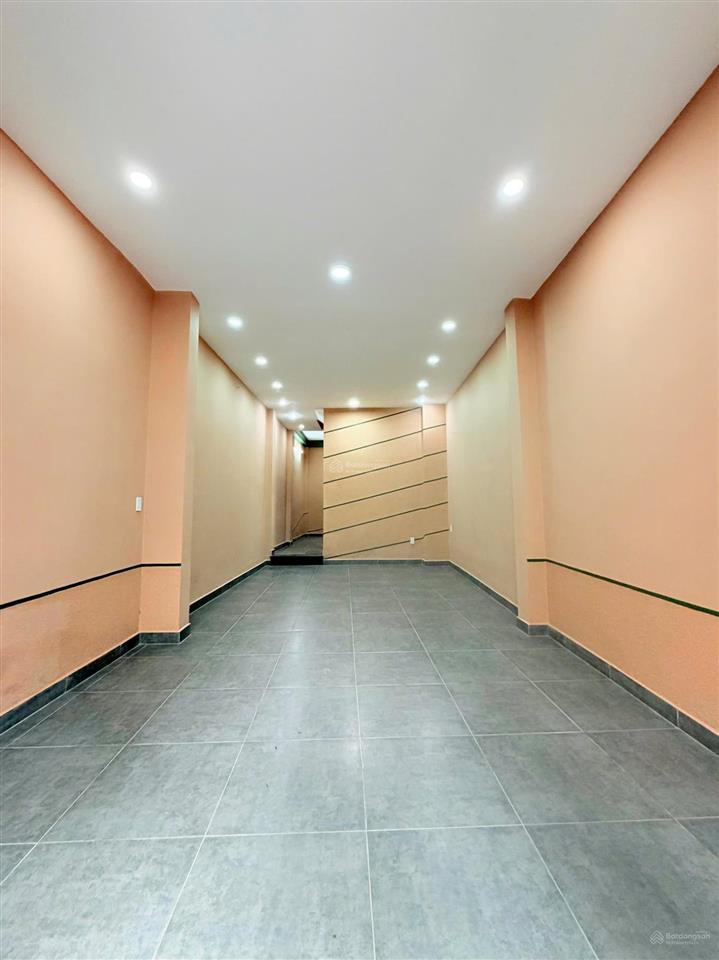 Mặt tiền 5 tầng số 7 hồng lạc, dt 4x16m, ngay chợ tân bình, giảm mạnh 2 tỷ chỉ 11,3 tỷ