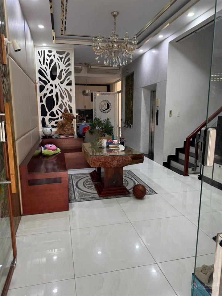Cho thuê cặp mặt tiền bàu cát 6, dt 8x18m, 3 tầng, giá 40tr/th. giá tốt