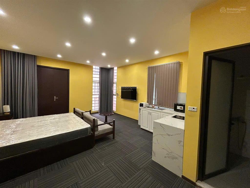 Chính chủ cho thuê studio full đồ, tiện nghi ở mặt phố linh lang, cống vị, ba đình 35m3